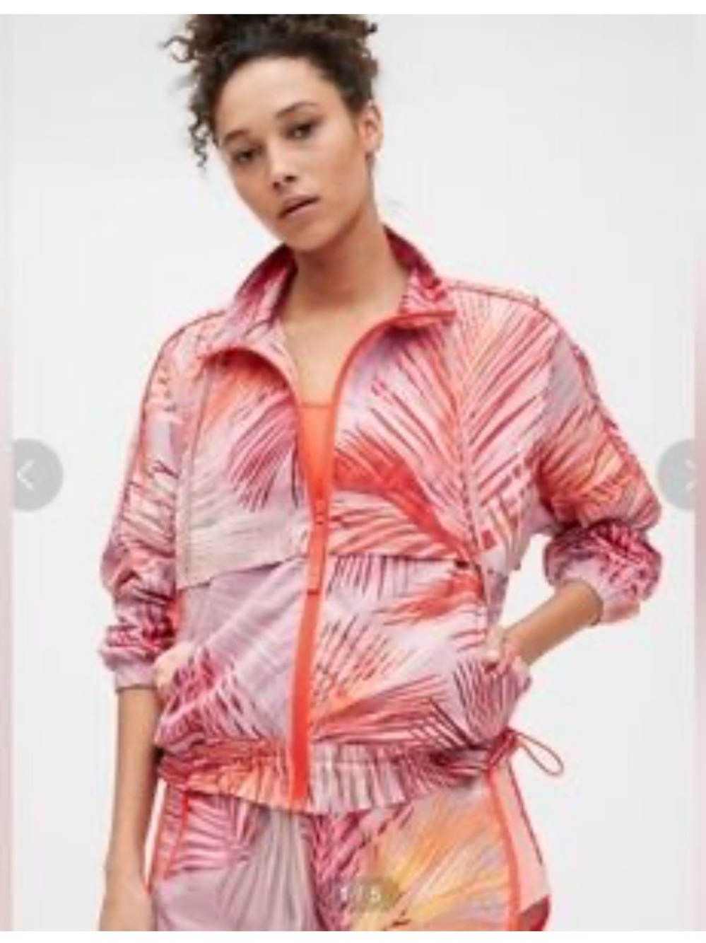 GAPFit Tropical Palm Print lightweight Windbreaker